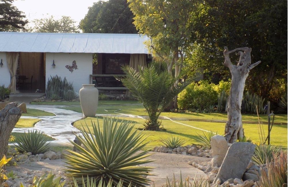 Eldorado Guest House & Camping Okaukuejo Esterno foto
